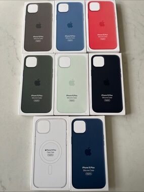 Open box Apple iPhone 15 Plus Silicone Case - Multiple Colors